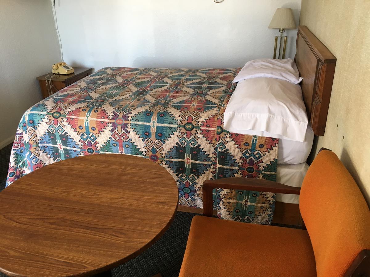 Skyliner Motel Stroud Kültér fotó