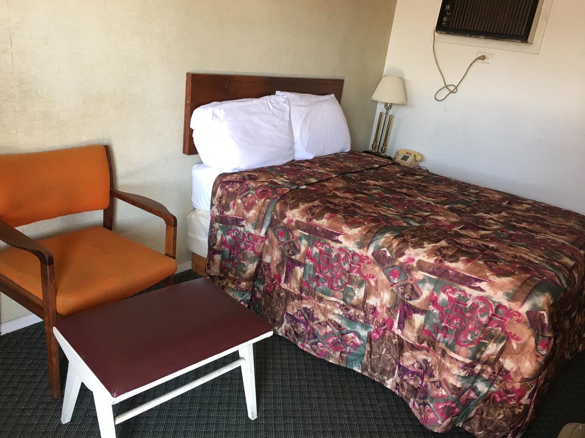 Skyliner Motel Stroud Kültér fotó