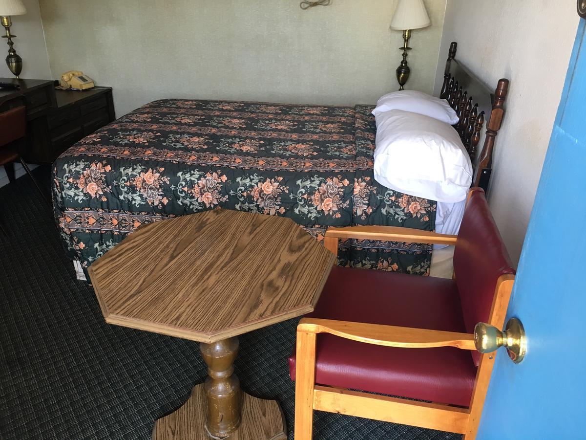 Skyliner Motel Stroud Kültér fotó