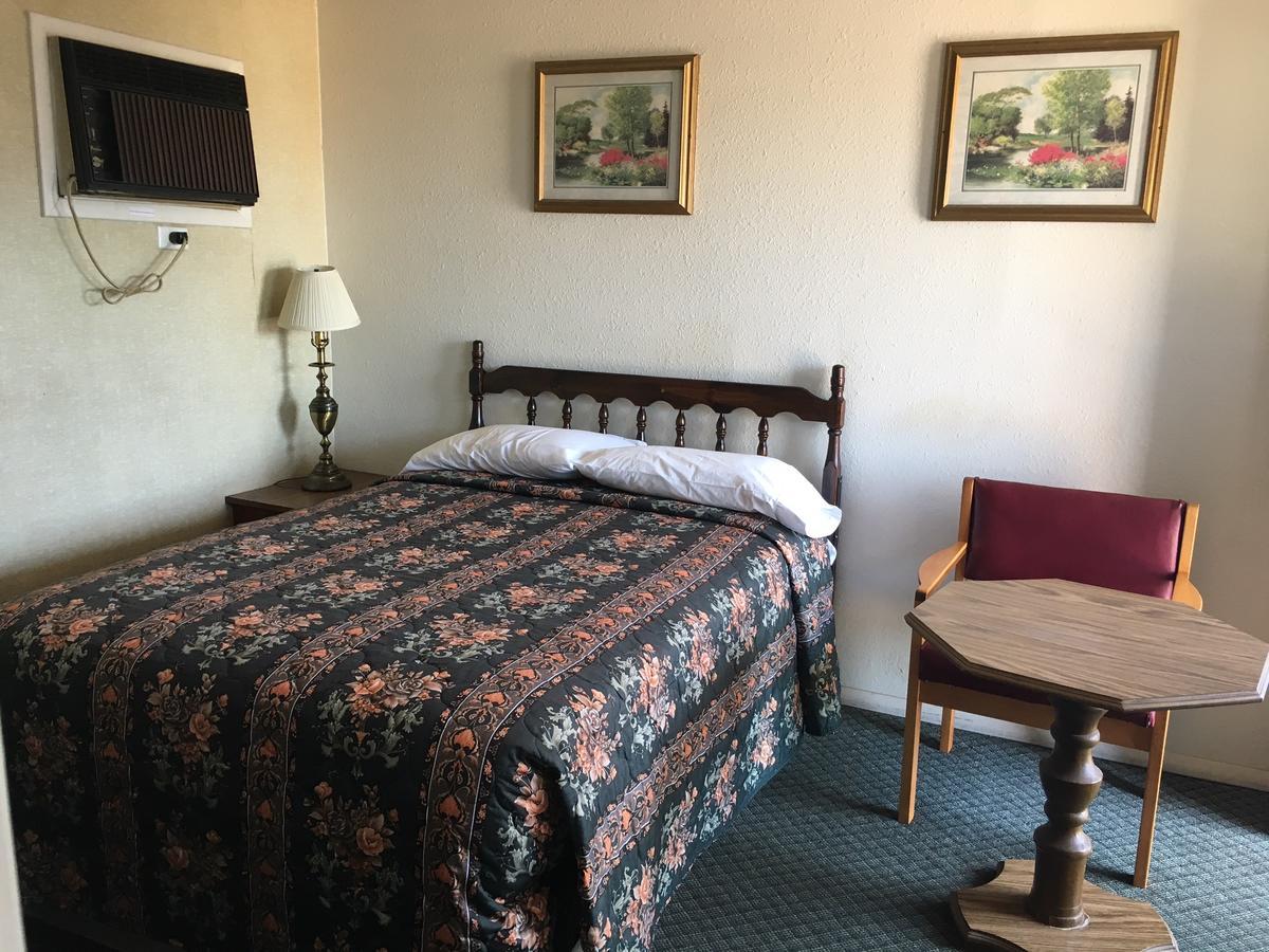 Skyliner Motel Stroud Kültér fotó