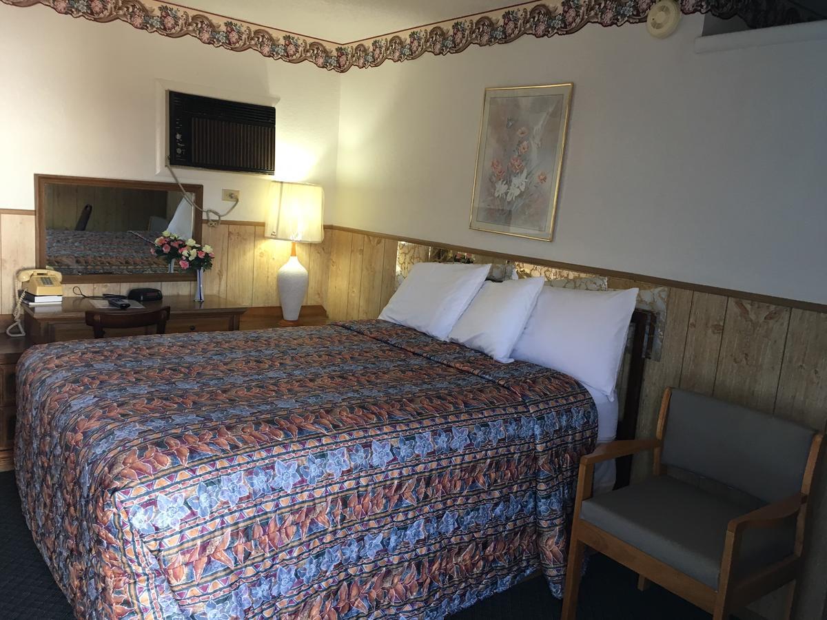 Skyliner Motel Stroud Kültér fotó