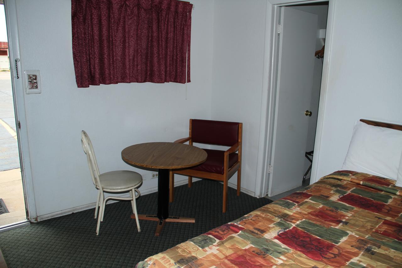 Skyliner Motel Stroud Kültér fotó
